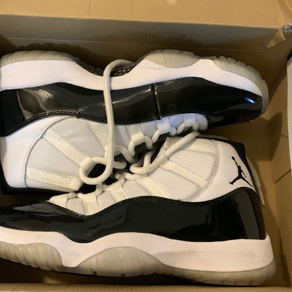 Jordan retro 11 Concord edition